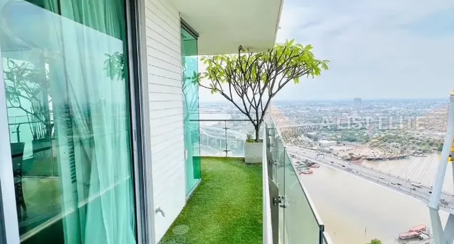 For rent 3 bedrooms condo in Yan Nawa, Bangkok
