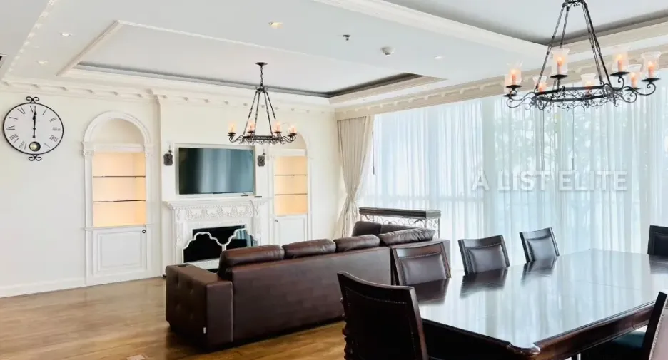 For rent 3 bedrooms condo in Yan Nawa, Bangkok
