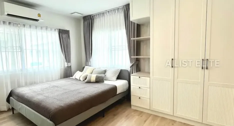 Casa en alquiler de 3 habitaciones en Bang Phli, Samut Prakan