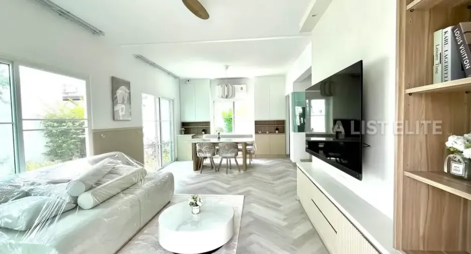 Casa en alquiler de 3 habitaciones en Bang Phli, Samut Prakan