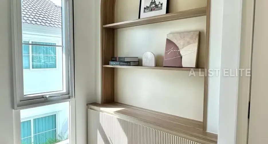Casa en alquiler de 3 habitaciones en Bang Phli, Samut Prakan