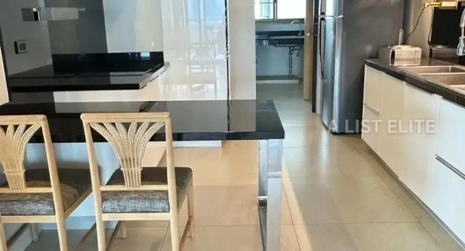 For rent 3 ベッドルーム condo in Watthana, Bangkok