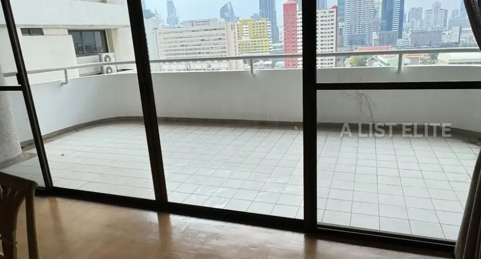 For rent 3 ベッドルーム condo in Watthana, Bangkok