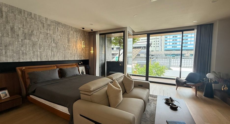 À vendre 3 chambres maison de ville à Wang Thonglang, Bangkok