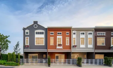 For sale 4 bedrooms house in Mueang Pathum Thani, Pathum Thani