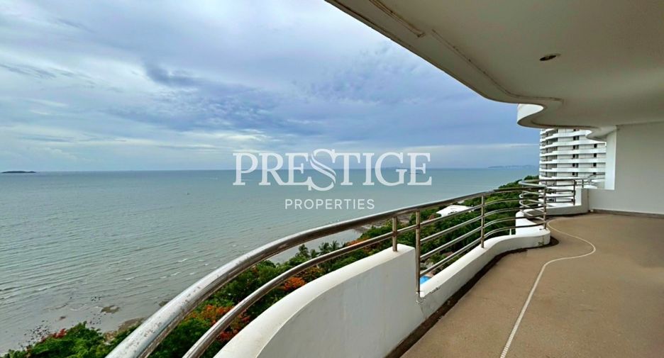 For sale 3 bedrooms condo in Pratumnak, Pattaya