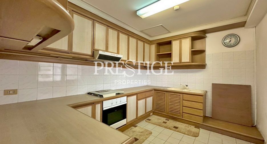 For sale 3 bedrooms condo in Pratumnak, Pattaya