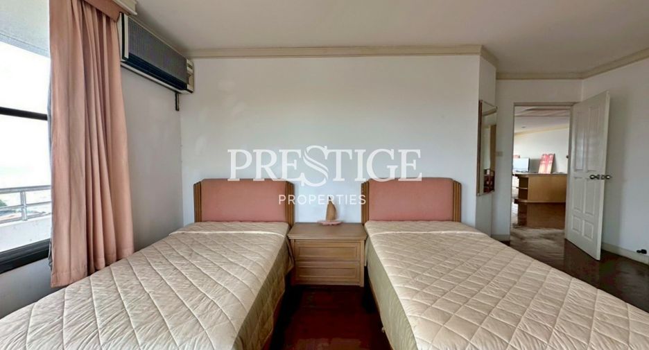 For sale 3 bedrooms condo in Pratumnak, Pattaya