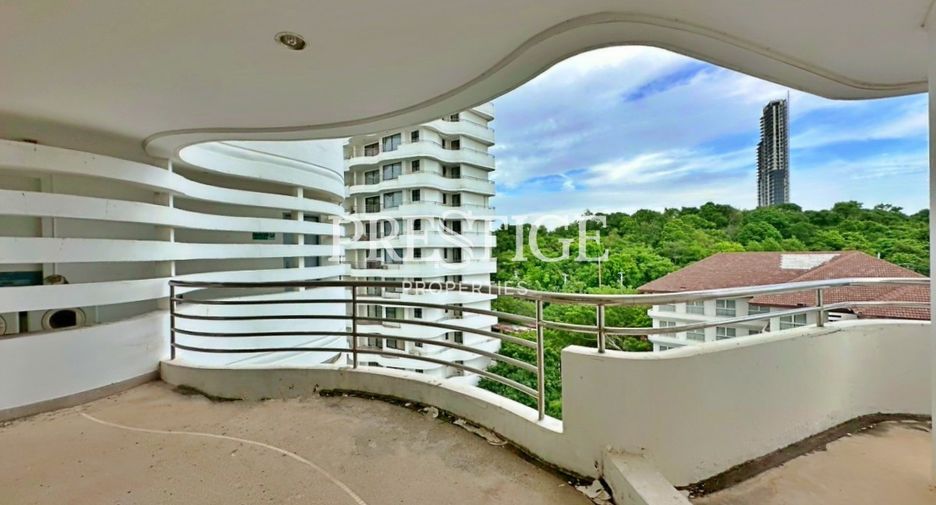 For sale 3 bedrooms condo in Pratumnak, Pattaya