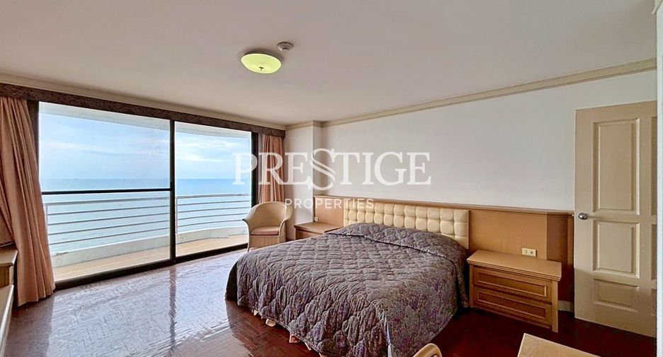 For sale 3 bedrooms condo in Pratumnak, Pattaya