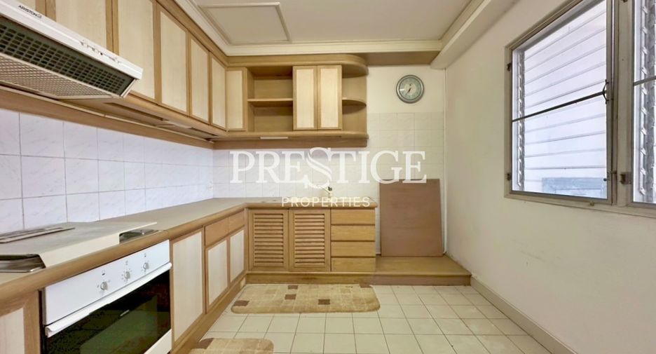 For sale 3 bedrooms condo in Pratumnak, Pattaya