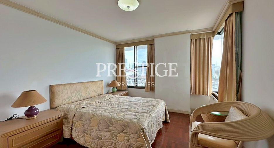 For sale 3 bedrooms condo in Pratumnak, Pattaya