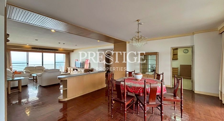 For sale 3 bedrooms condo in Pratumnak, Pattaya