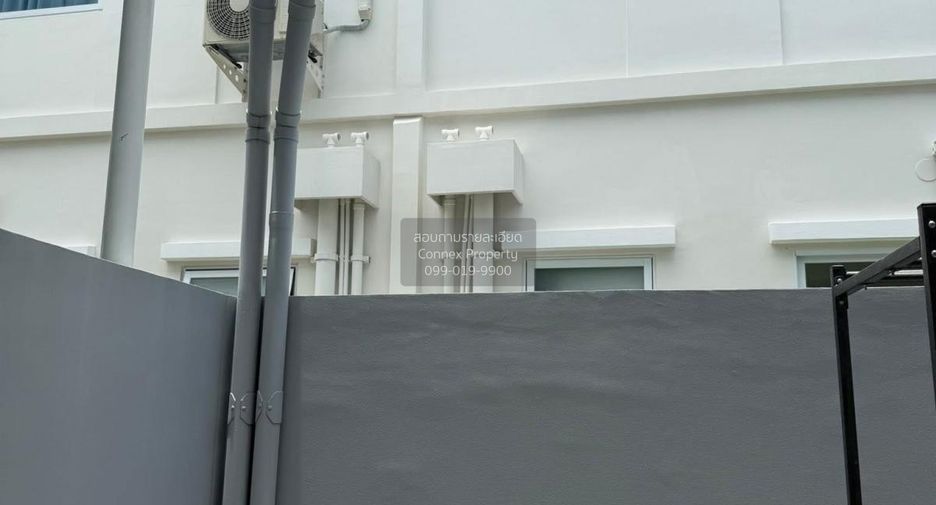 For sale 2 bedrooms townhouse in Phra Samut Chedi, Samut Prakan