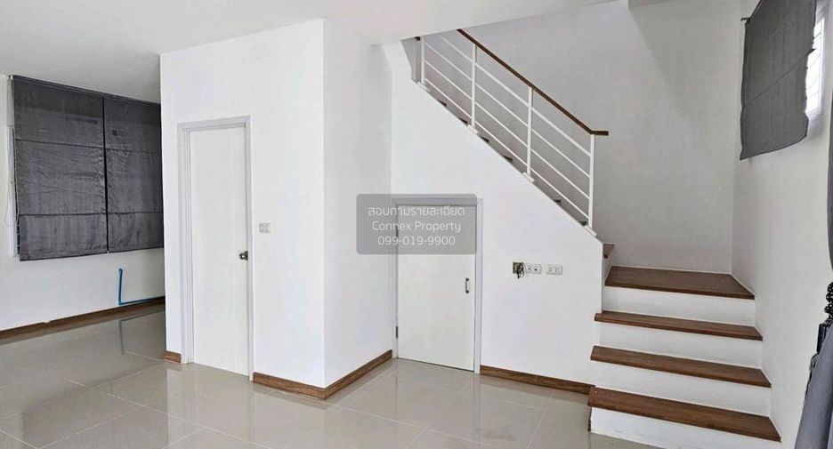 For sale 3 bedrooms townhouse in Mueang Samut Prakan, Samut Prakan