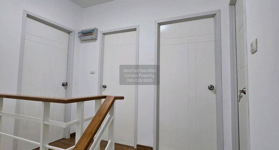 For sale 3 bedrooms townhouse in Mueang Samut Prakan, Samut Prakan