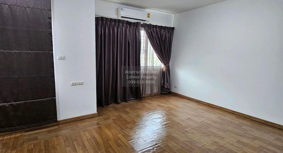 For sale 3 bedrooms townhouse in Mueang Samut Prakan, Samut Prakan