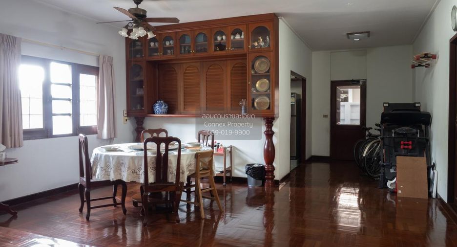 For sale 5 bedrooms house in Khan Na Yao, Bangkok
