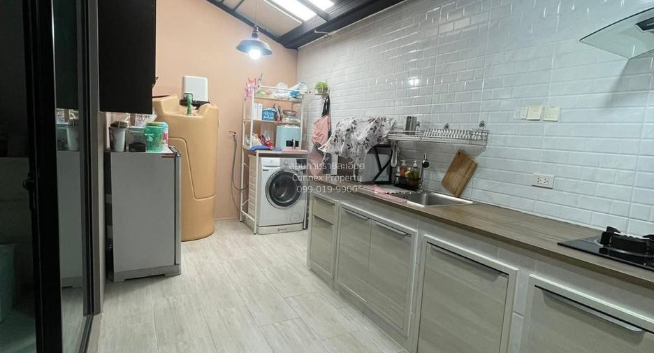 For sale 3 bedrooms townhouse in Bang Phli, Samut Prakan
