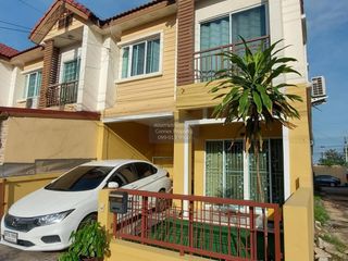 Casa adosada en venta de 3 habitaciones en Bang Khun Thian, Bangkok