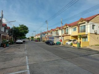 Casa adosada en venta de 3 habitaciones en Bang Khun Thian, Bangkok