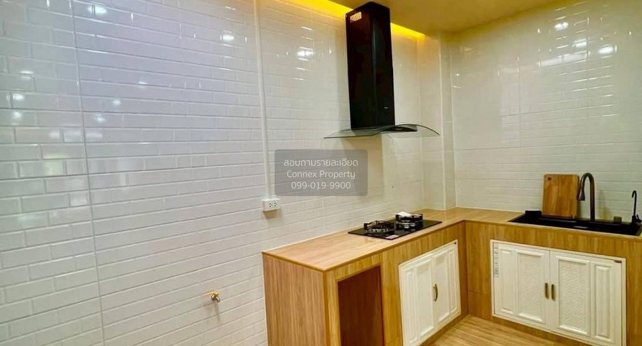 For sale 2 bedrooms townhouse in Min Buri, Bangkok