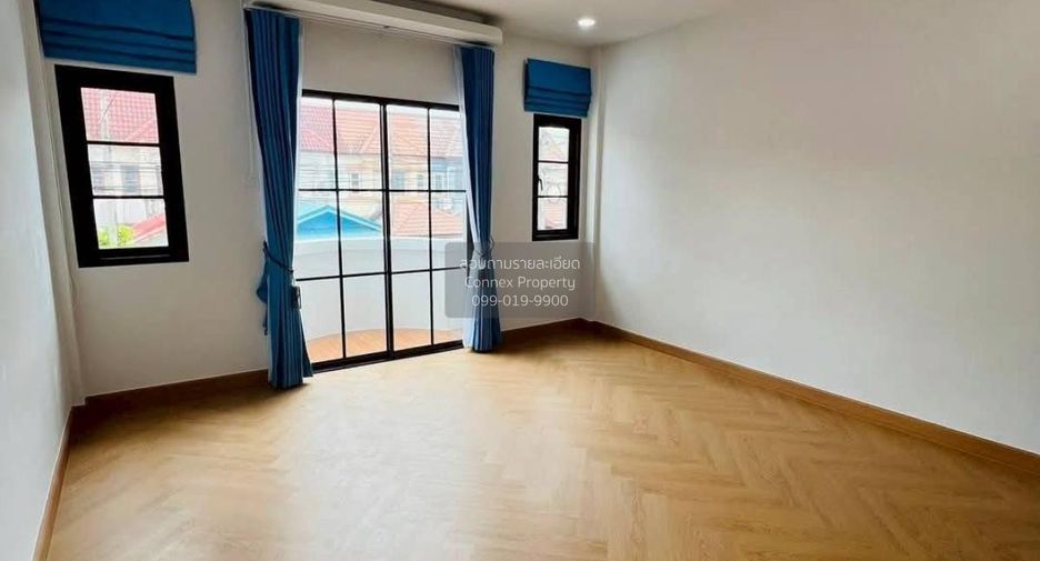 For sale 2 bedrooms townhouse in Min Buri, Bangkok