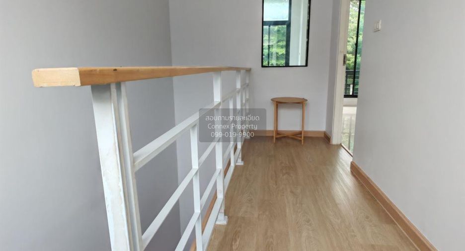 For sale 3 bedrooms townhouse in Bang Kapi, Bangkok