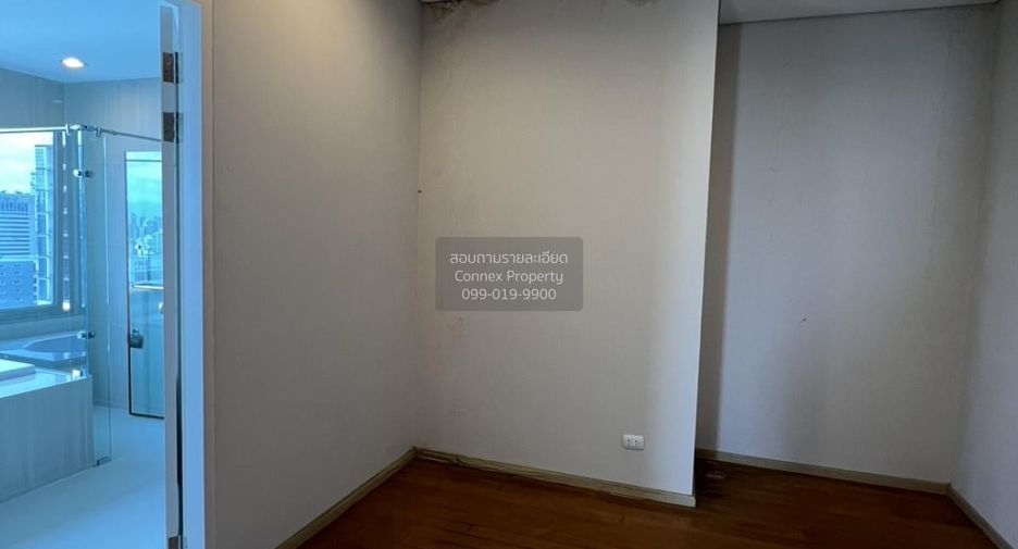 For sale 5 bedrooms condo in Watthana, Bangkok