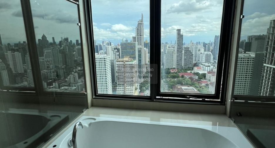 For sale 5 bedrooms condo in Watthana, Bangkok