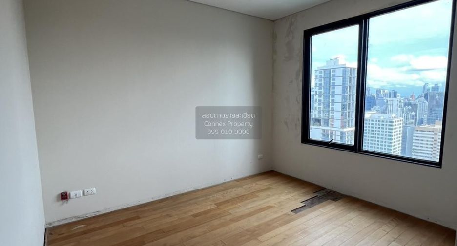 For sale 5 bedrooms condo in Watthana, Bangkok