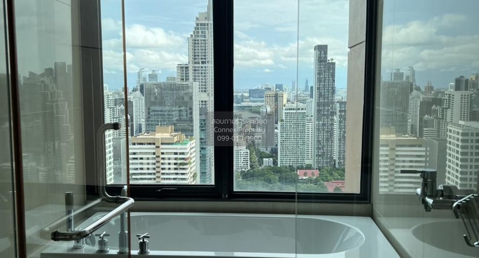 For sale 5 bedrooms condo in Watthana, Bangkok