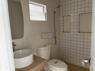 For sale 3 bedrooms townhouse in Mueang Samut Sakhon, Samut Sakhon