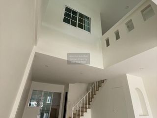 For sale 3 bedrooms townhouse in Mueang Samut Sakhon, Samut Sakhon