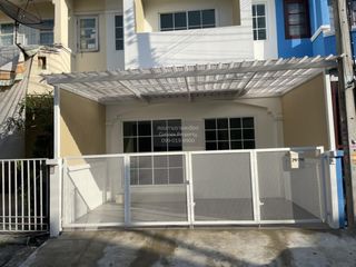 For sale 3 bedrooms townhouse in Mueang Samut Sakhon, Samut Sakhon