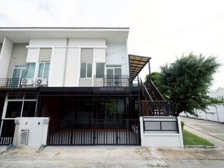 For sale 4 bedrooms townhouse in Bang Phli, Samut Prakan