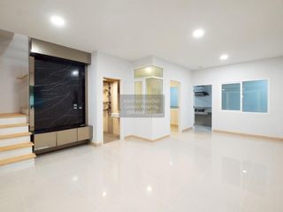 For sale 4 bedrooms townhouse in Bang Phli, Samut Prakan