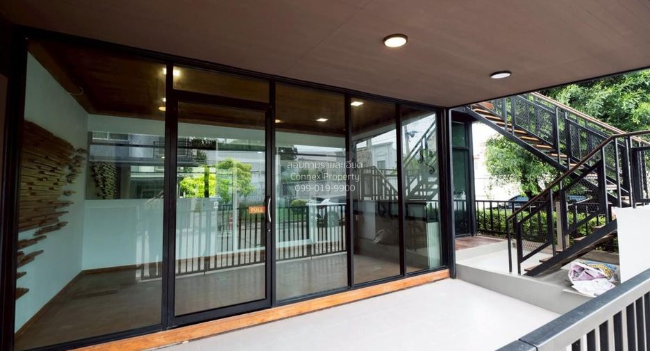 For sale 4 bedrooms townhouse in Bang Phli, Samut Prakan