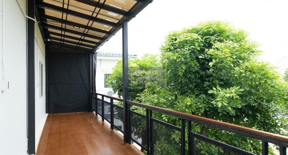 For sale 4 bedrooms townhouse in Bang Phli, Samut Prakan