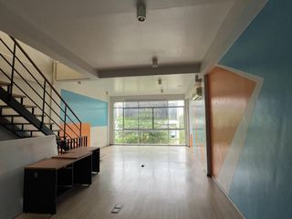 Reihenhaus zum Kauf mit 2 Zimmer in Khan Na Yao, Bangkok
