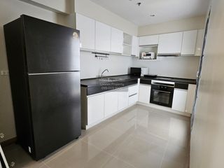 For rent 3 bedrooms condo in Bang Kho Laem, Bangkok