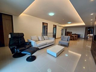 For rent 3 bedrooms condo in Bang Kho Laem, Bangkok