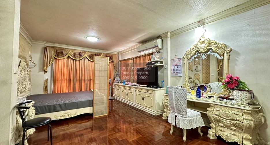 For rent 5 bedrooms house in Pak Kret, Nonthaburi