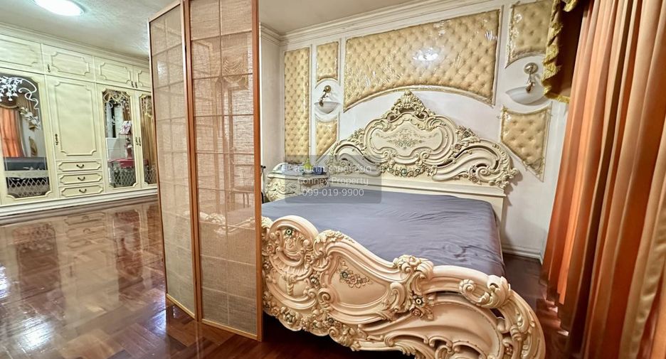 For rent 5 bedrooms house in Pak Kret, Nonthaburi