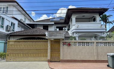 出租 5 卧室 独立屋 在 Pak Kret, Nonthaburi