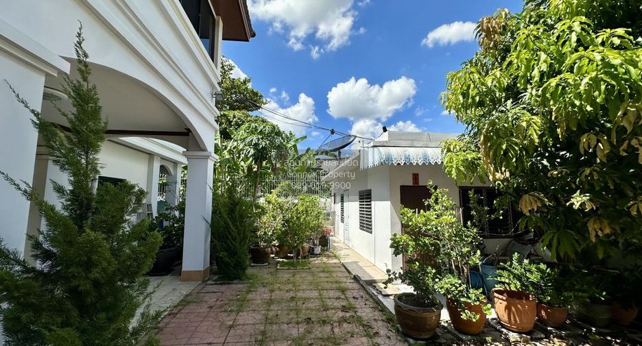 For rent 5 bedrooms house in Pak Kret, Nonthaburi