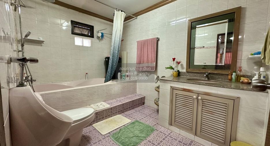 For rent 5 bedrooms house in Pak Kret, Nonthaburi