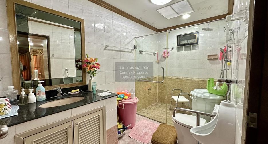 For rent 5 bedrooms house in Pak Kret, Nonthaburi