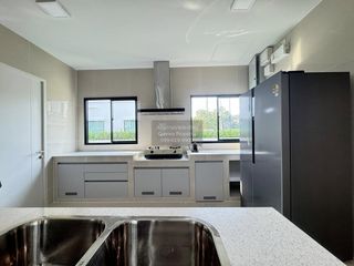 For rent 5 bedrooms house in Khlong Sam Wa, Bangkok