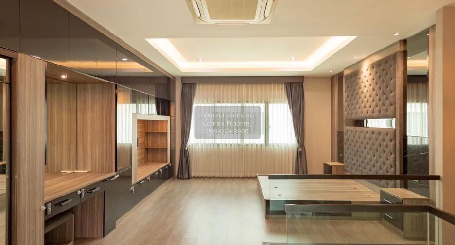 Casa adosada en alquiler de 3 habitaciones en Lat Phrao, Bangkok